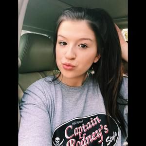 Meet your Posher, Caitlin